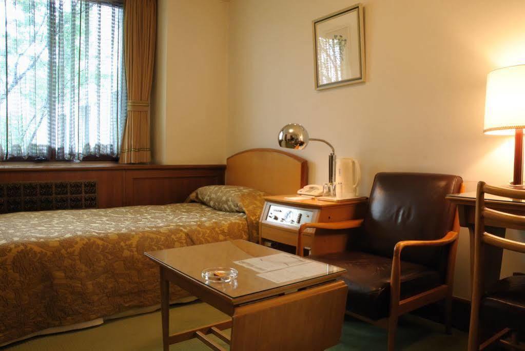 Hilltop Hotel Токио Экстерьер фото